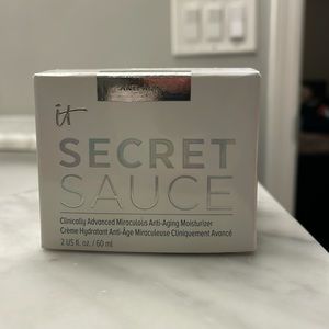 IT SECRET SAUCE ANTI-AGING MOISTURIZER